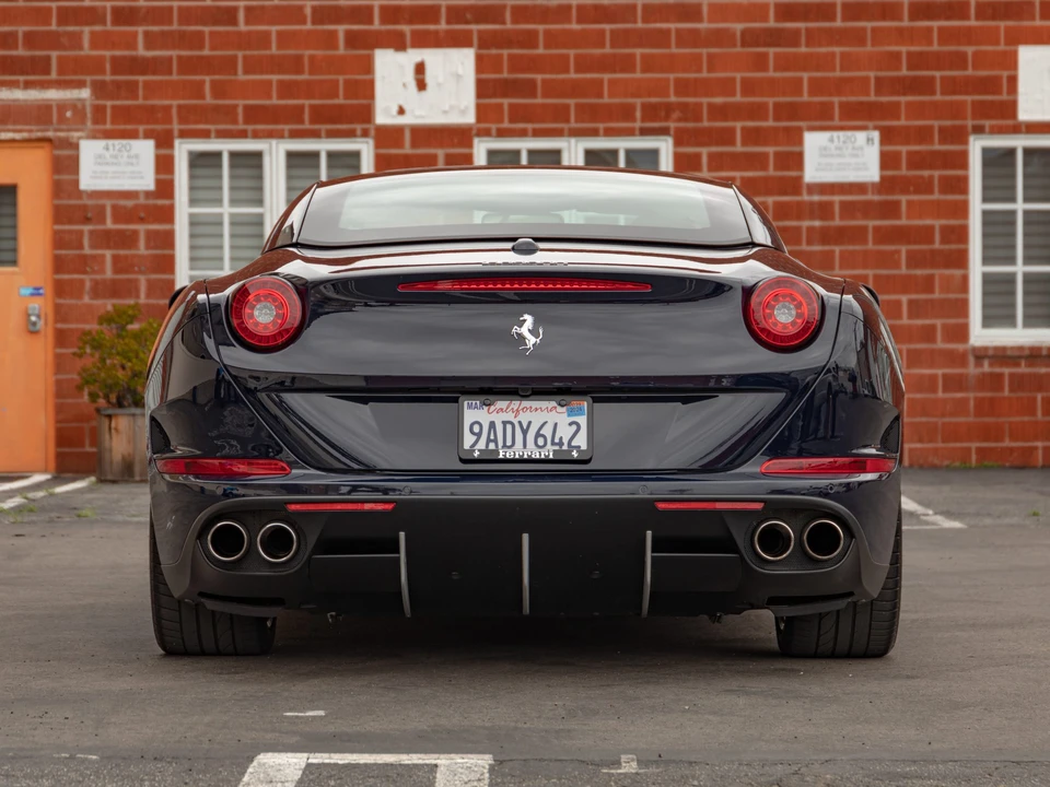 2017 Ferrari California T - Image 7 of 31