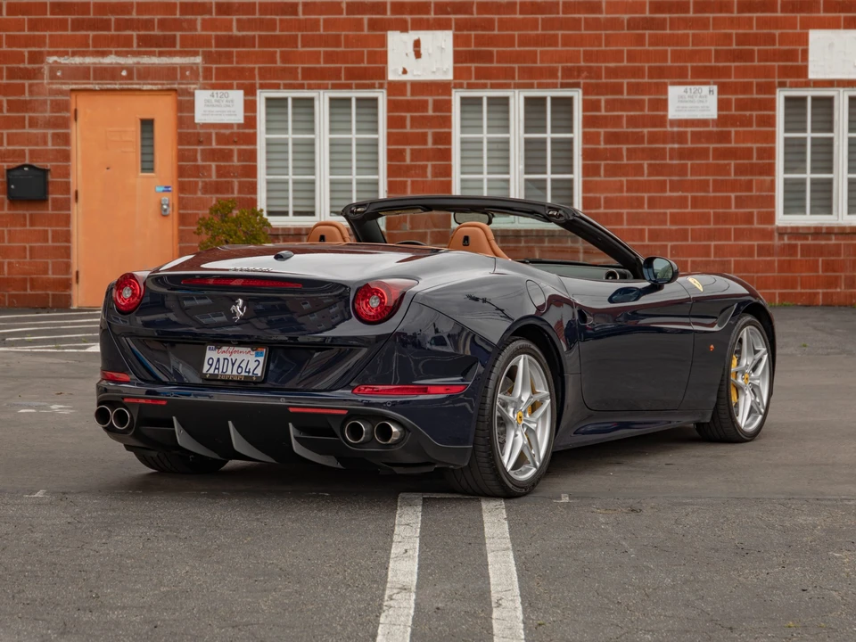 2017 Ferrari California T - Image 19 of 31