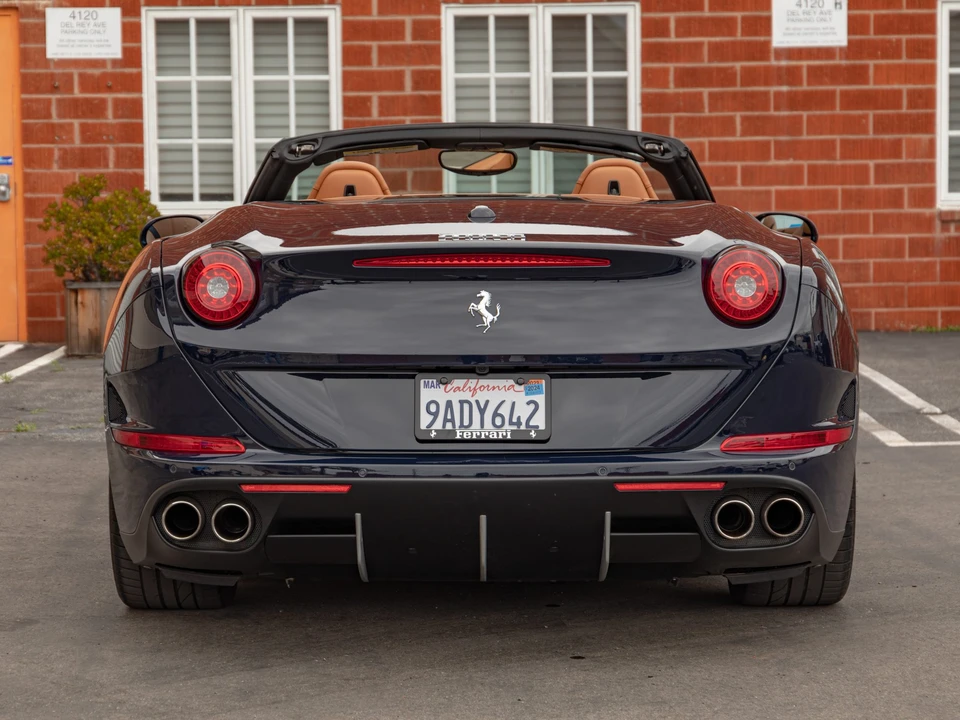 2017 Ferrari California T - Image 18 of 31