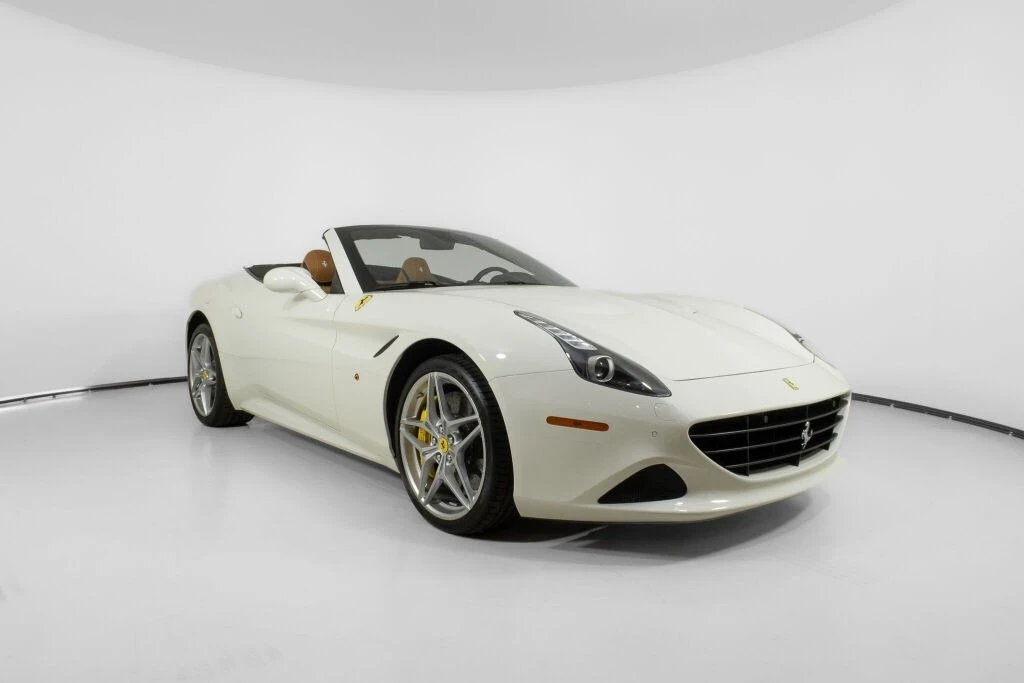 2017 Ferrari California T - Image 11 of 21
