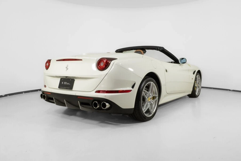 2017 Ferrari California T - Image 8 of 21