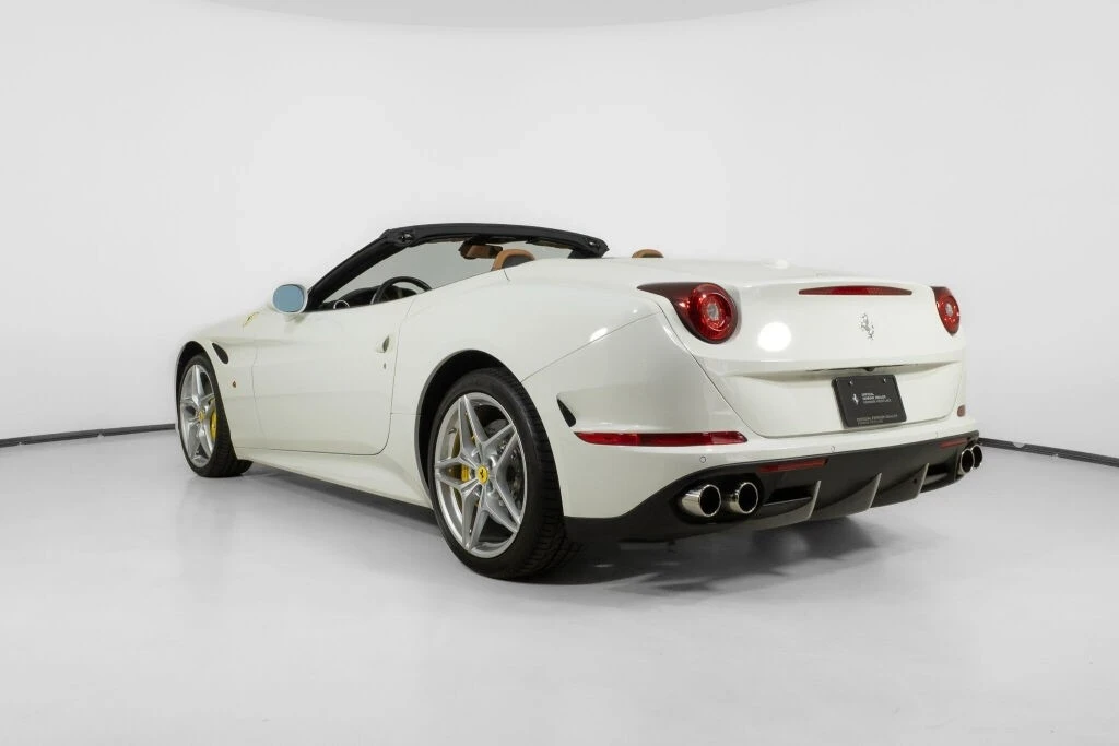 2017 Ferrari California T - Image 4 of 21