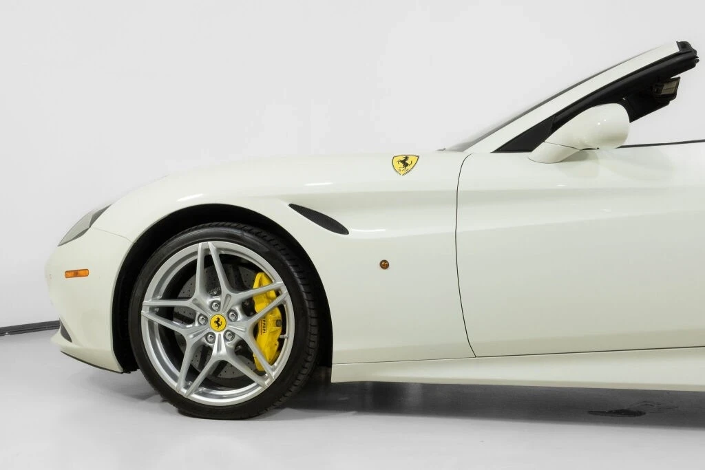 2017 Ferrari California T - Image 15 of 21