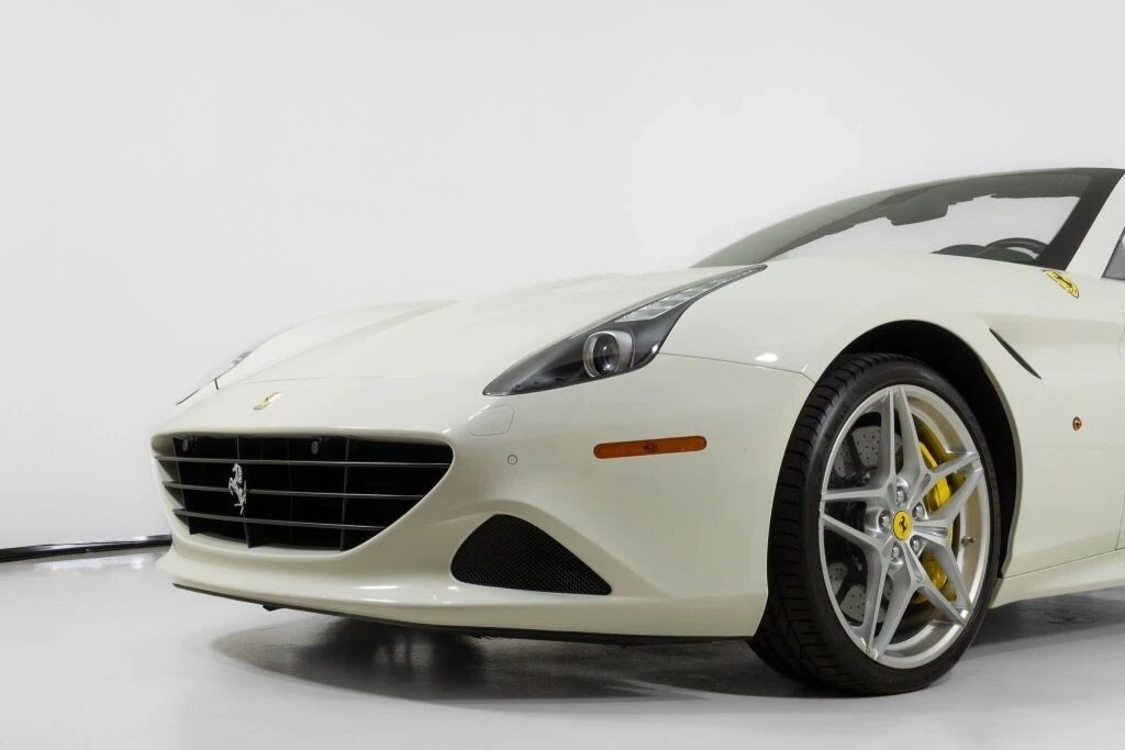 2017 Ferrari California T - Image 14 of 21