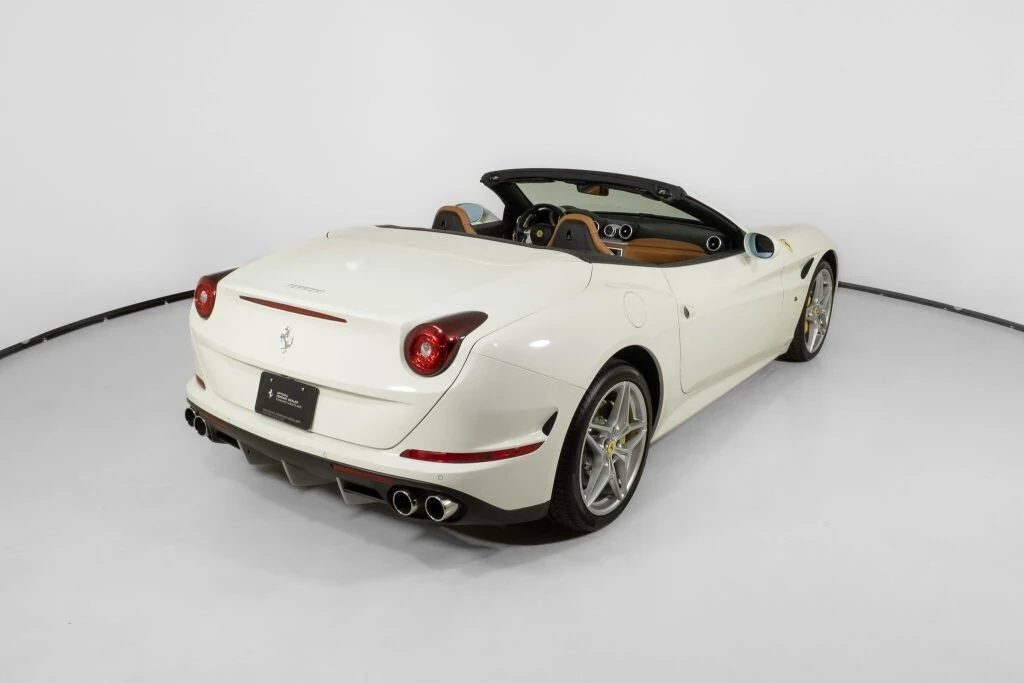 2017 Ferrari California T - Image 9 of 21