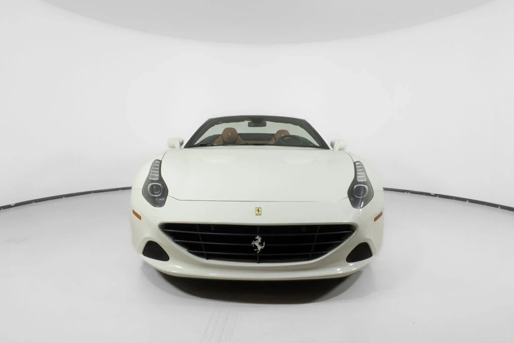 2017 Ferrari California T - Image 13 of 21