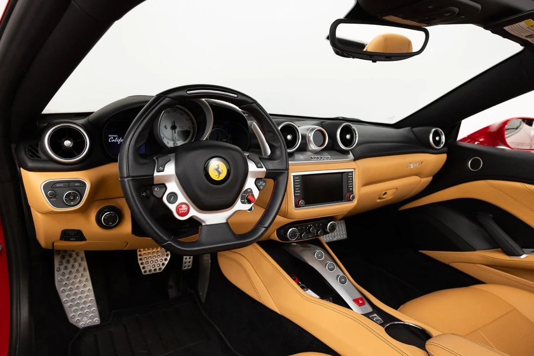 2017 Ferrari California T - Image 2 of 31
