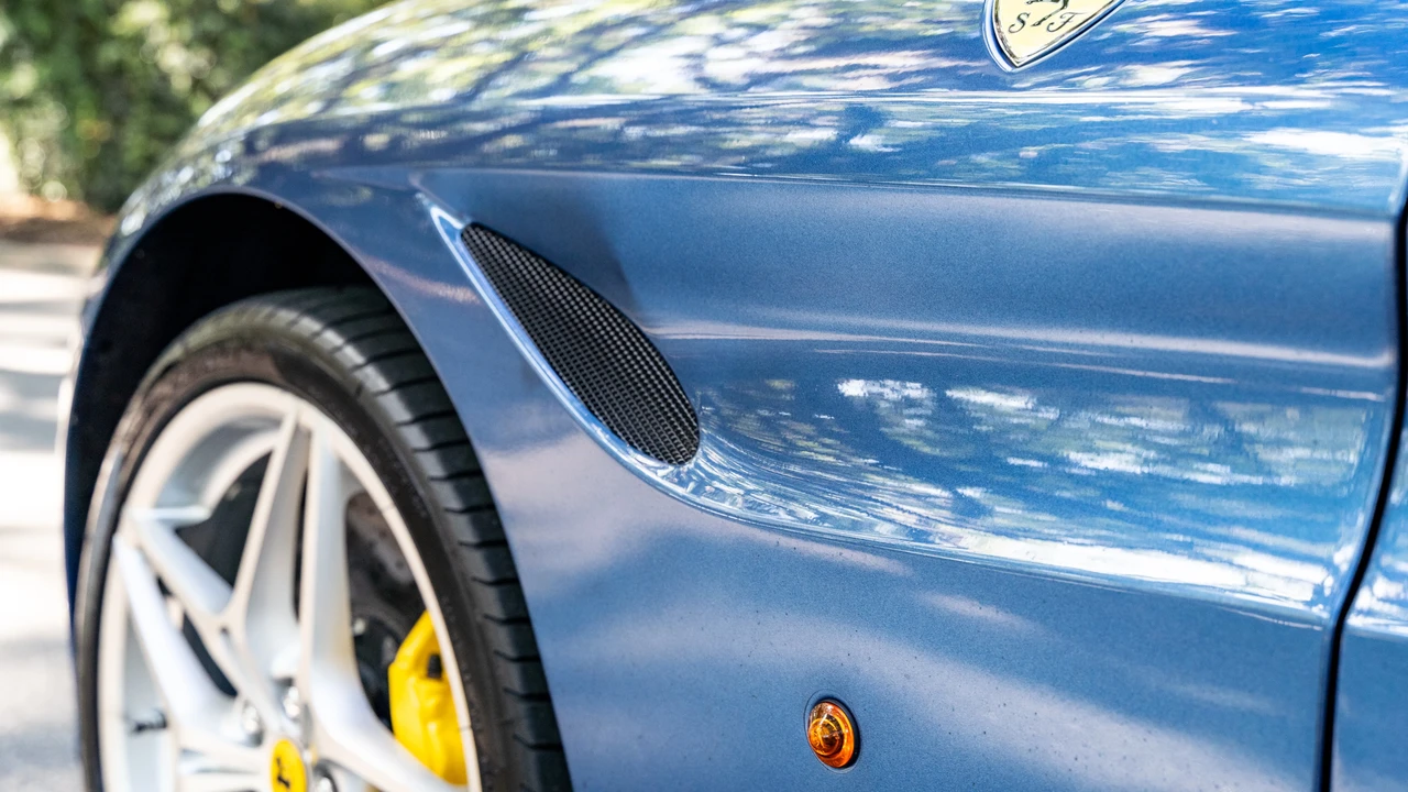 2017 Ferrari California T - Image 24 of 31