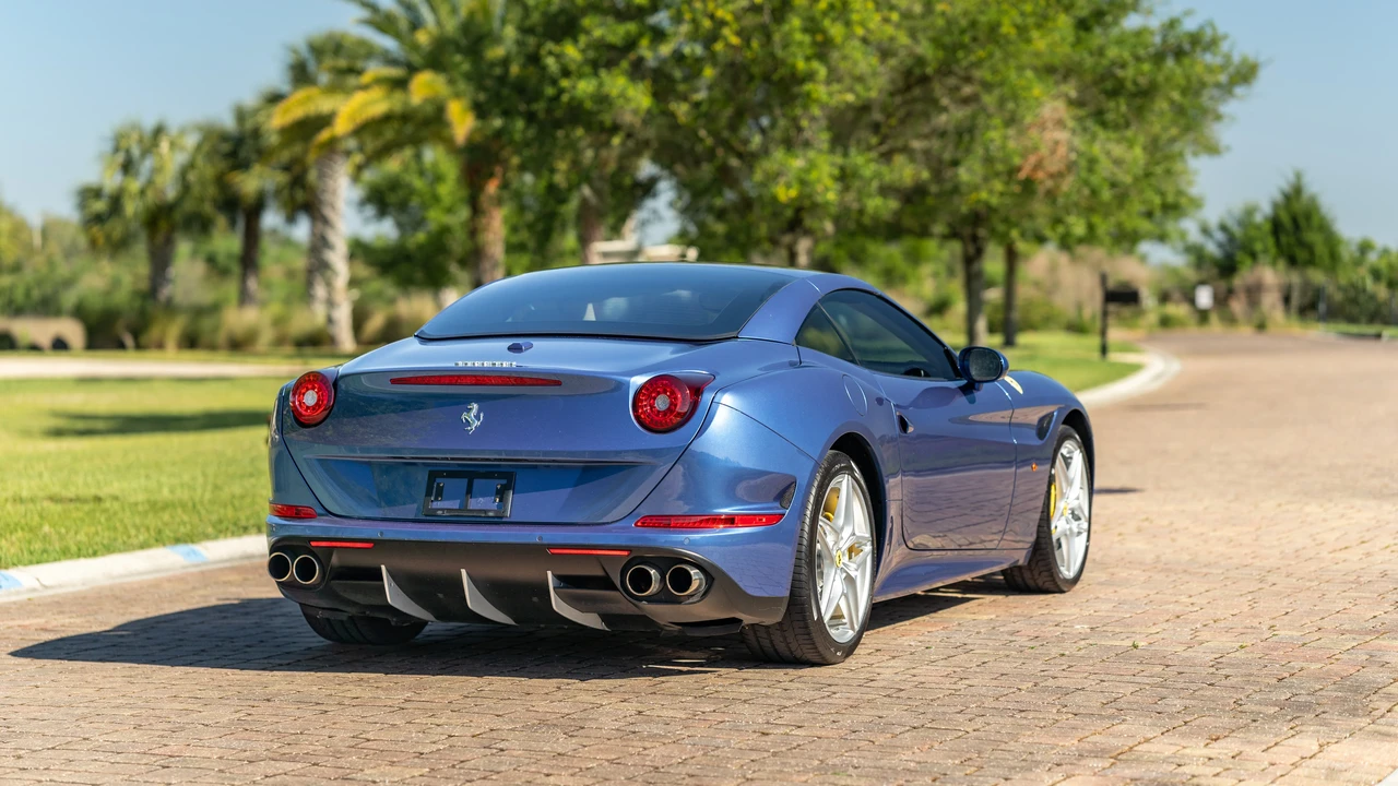 2017 Ferrari California T - Image 6 of 31