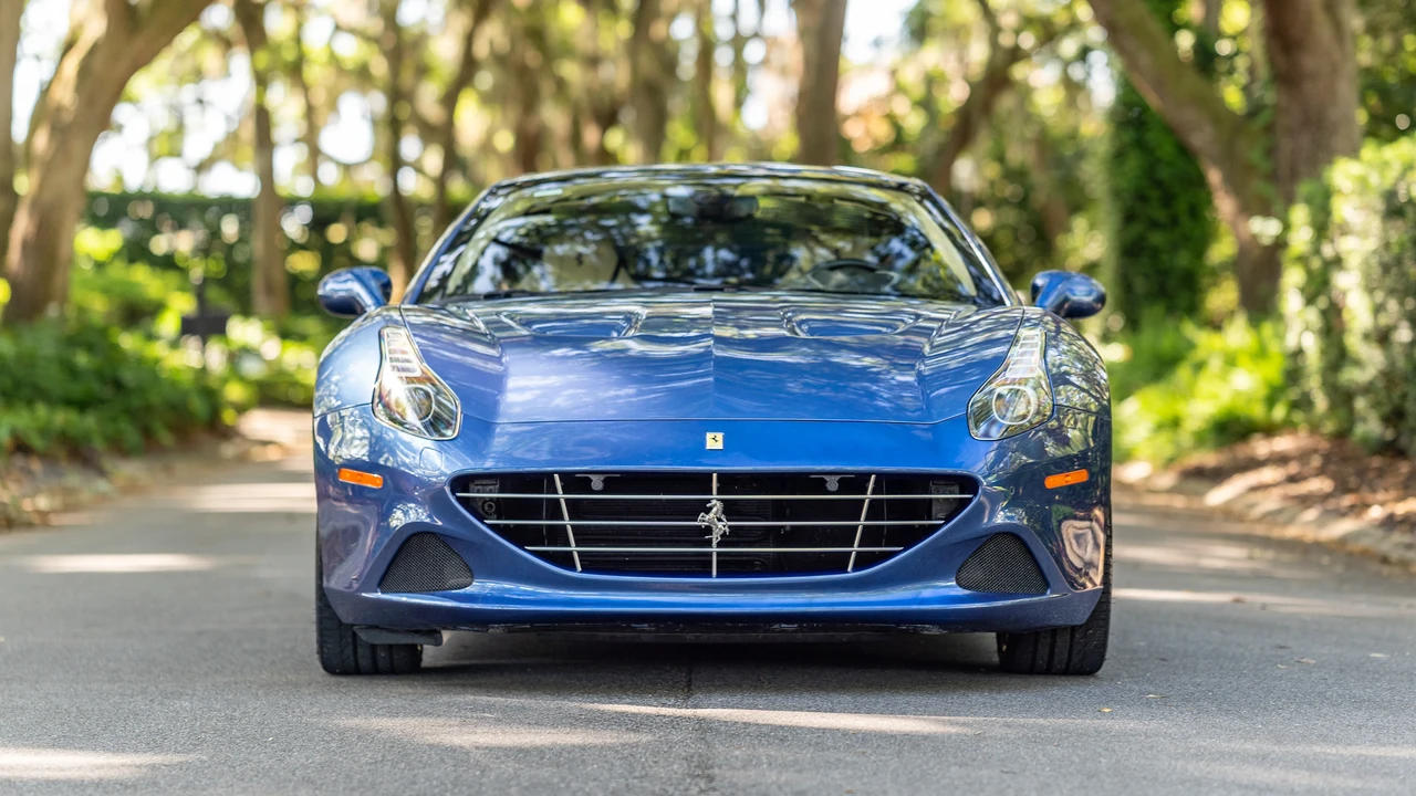 2017 Ferrari California T - Image 11 of 31