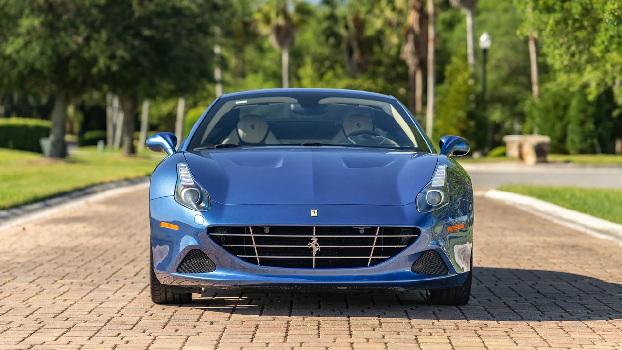 2017 Ferrari California T - Image 3 of 31
