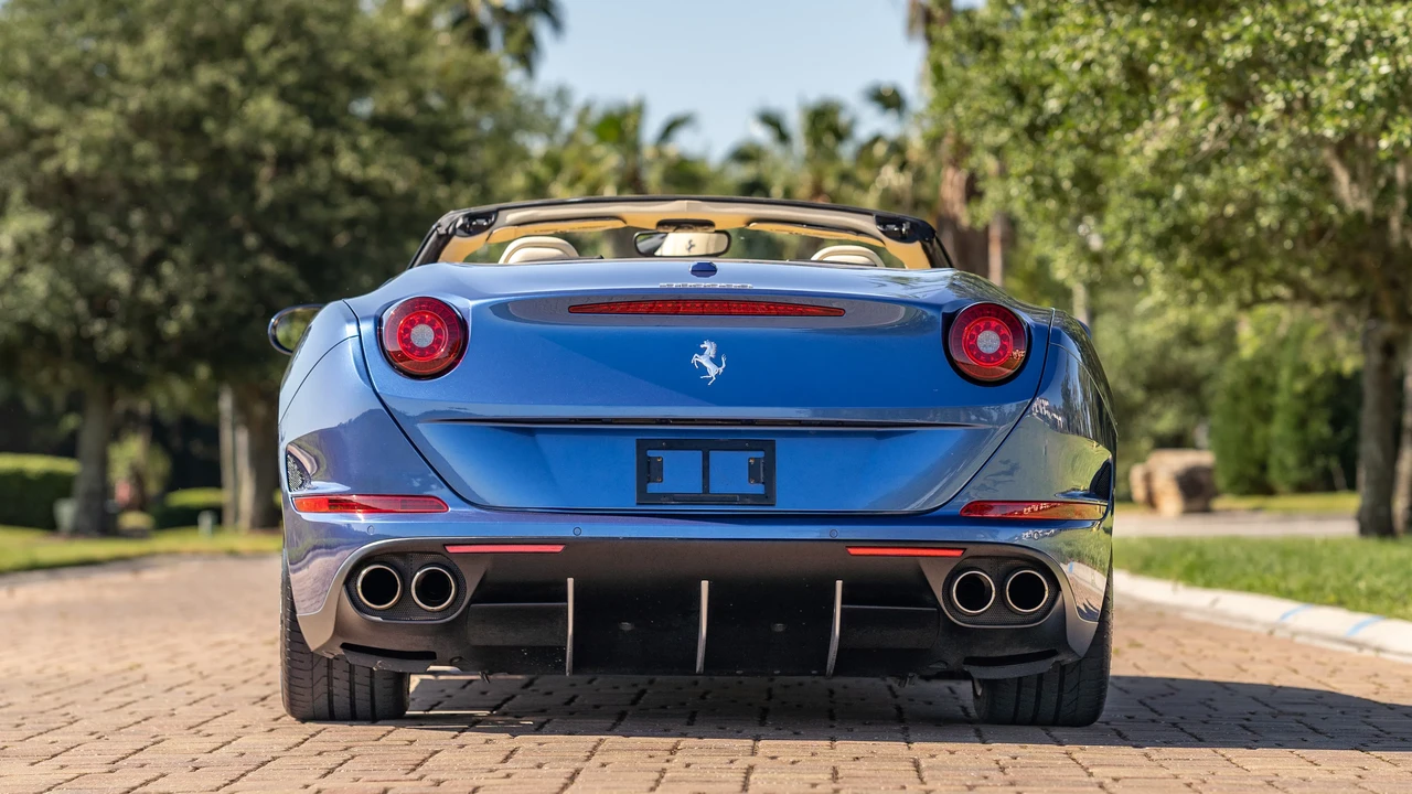 2017 Ferrari California T - Image 15 of 31