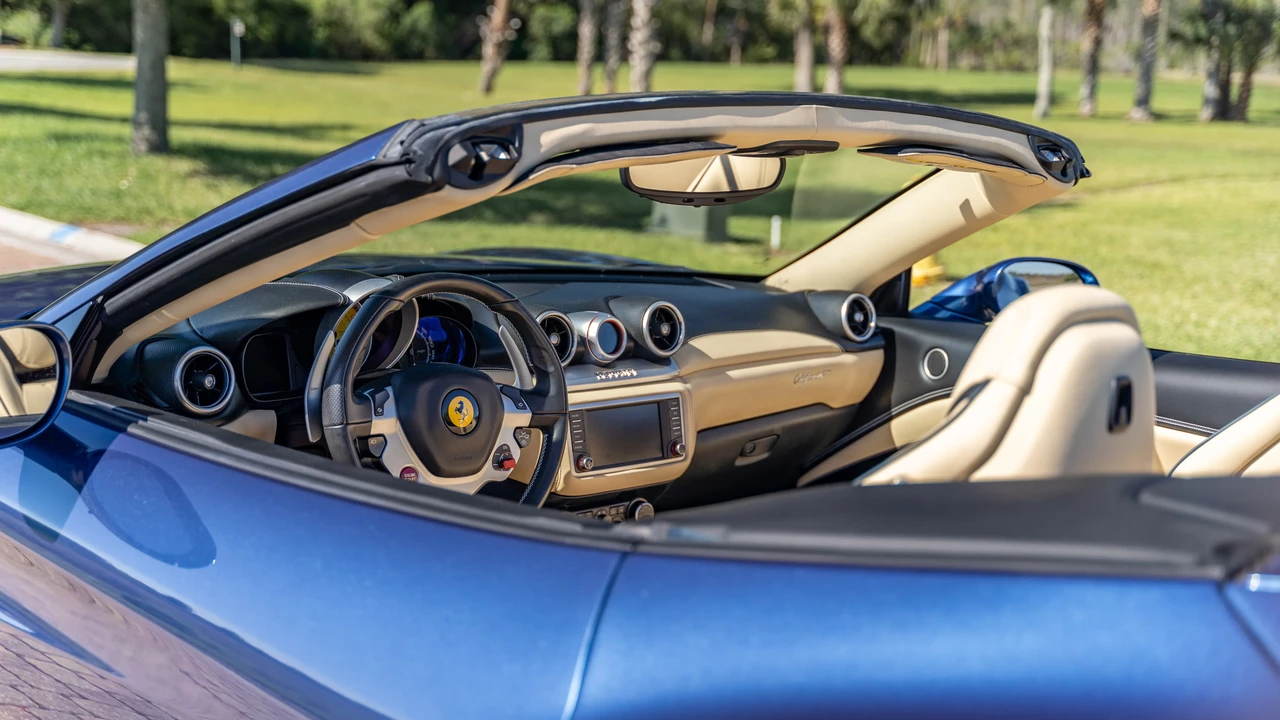 2017 Ferrari California T - Image 18 of 31