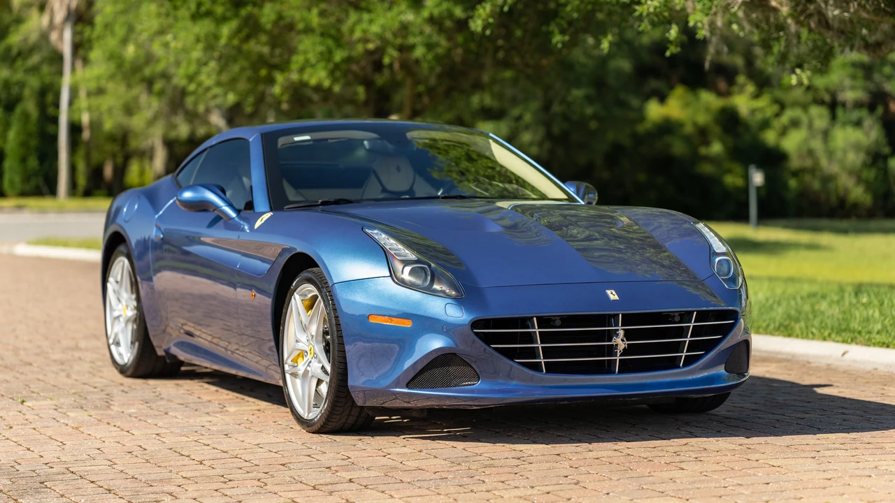2017 Ferrari California T - Image 4 of 31