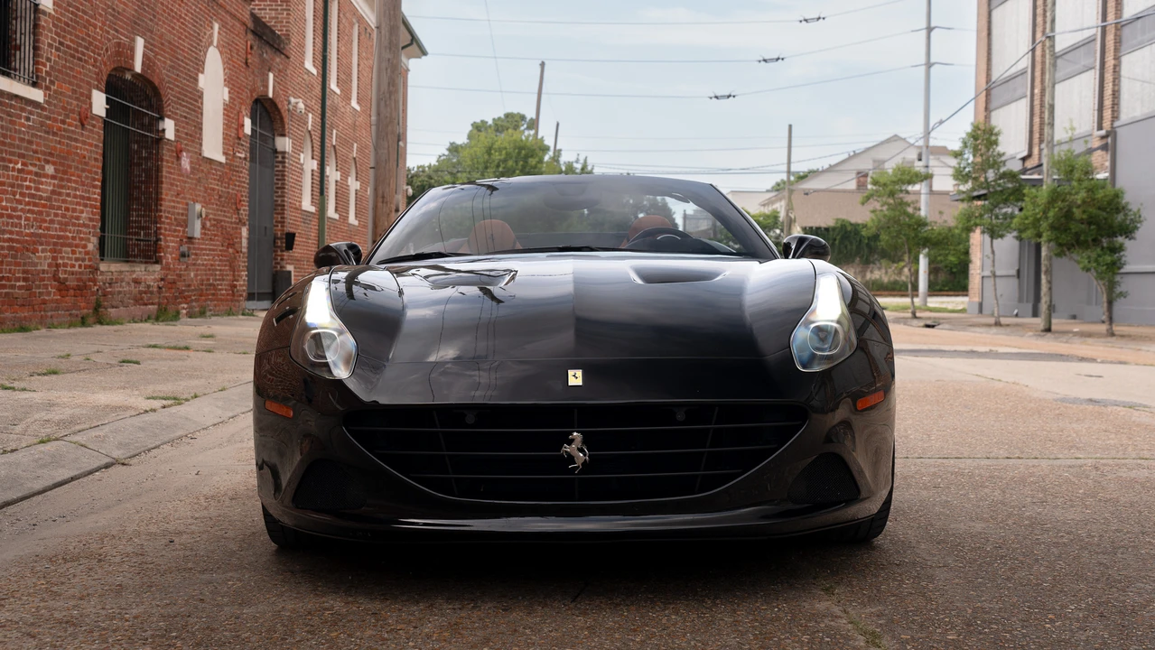 2017 Ferrari California T - Image 6 of 31