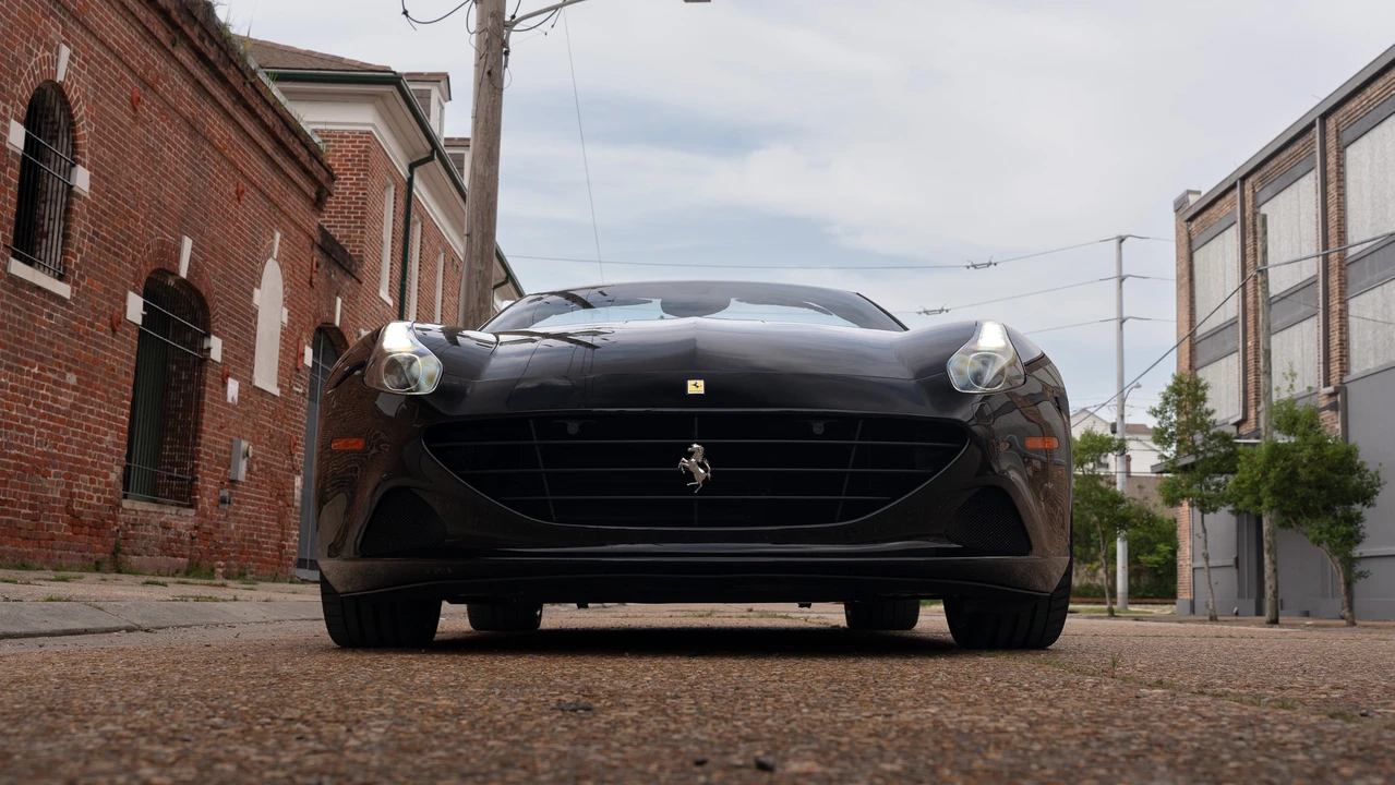 2017 Ferrari California T - Image 7 of 31