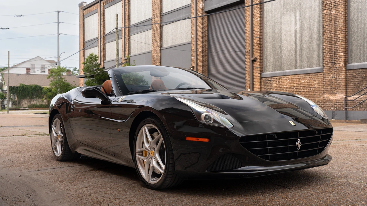 2017 Ferrari California T - Image 9 of 31