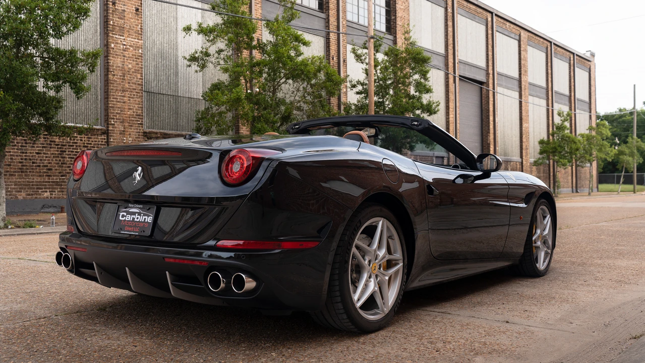 2017 Ferrari California T - Image 15 of 31