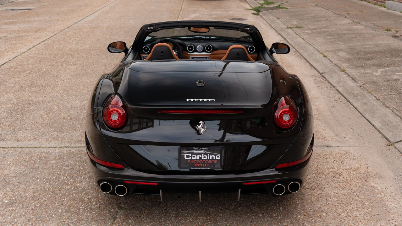 2017 Ferrari California T - Image 17 of 31
