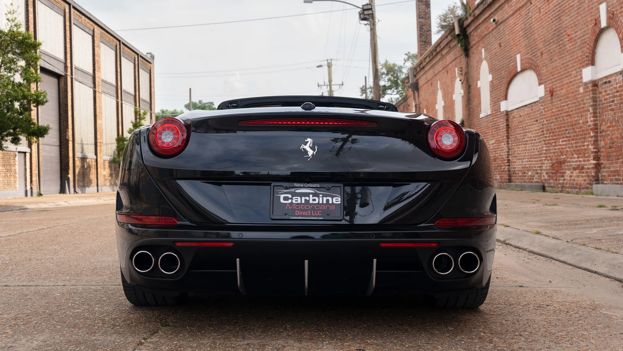 2017 Ferrari California T - Image 18 of 31