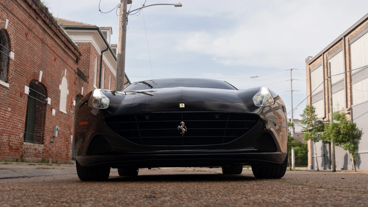 2017 Ferrari California T - Image 31 of 31