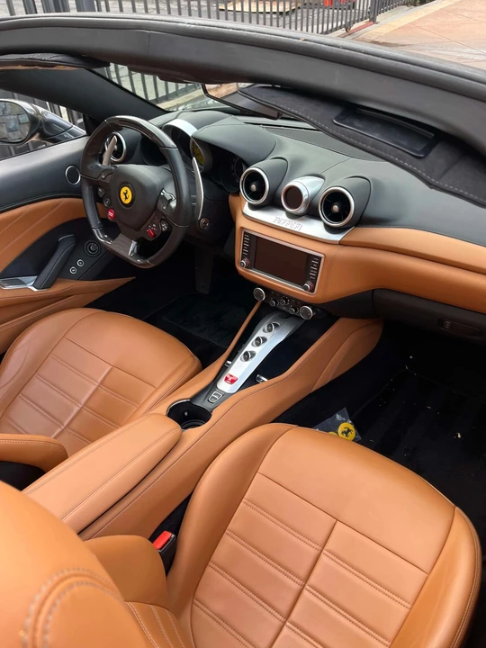 2017 Ferrari California T - Image 10 of 11