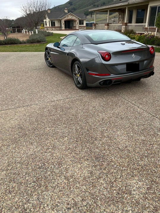 2017 Ferrari California T - Image 5 of 11