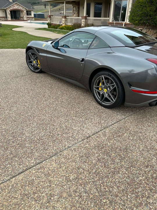 2017 Ferrari California T - Image 4 of 11