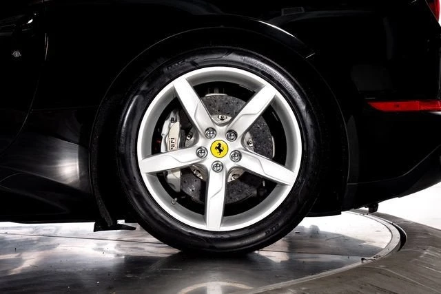 2017 Ferrari California T - Image 18 of 31