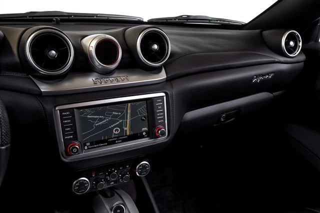 2017 Ferrari California T - Image 31 of 31