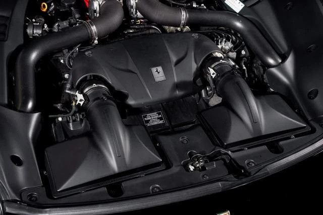 2017 Ferrari California T - Image 16 of 31
