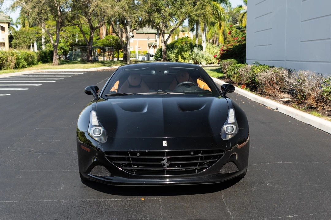 2017 Ferrari California T - Image 2 of 12