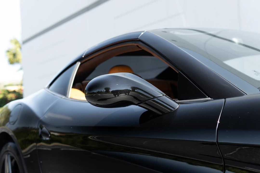 2017 Ferrari California T - Image 10 of 12