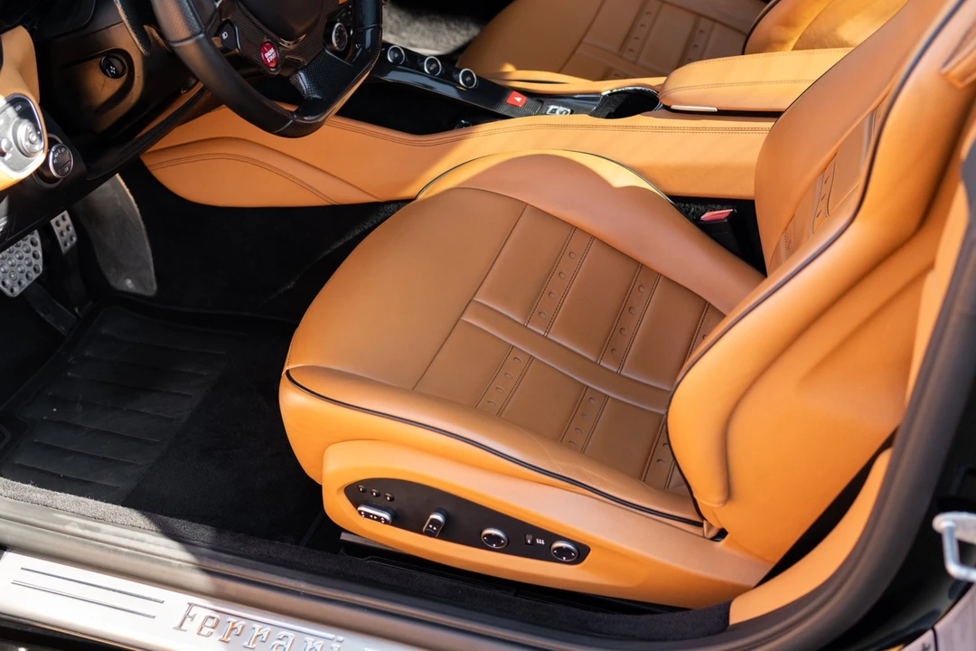 2017 Ferrari California T - Image 5 of 12