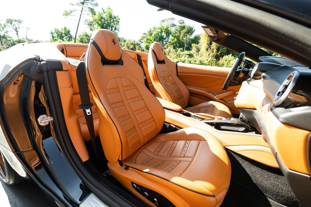 2017 Ferrari California T - Image 7 of 12