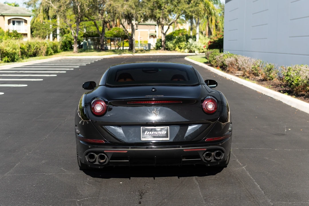 2017 Ferrari California T - Image 3 of 12