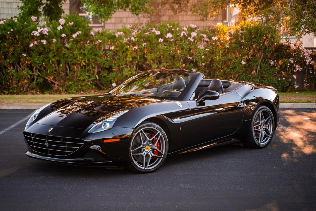 2017 Ferrari California T - Image 3 of 31