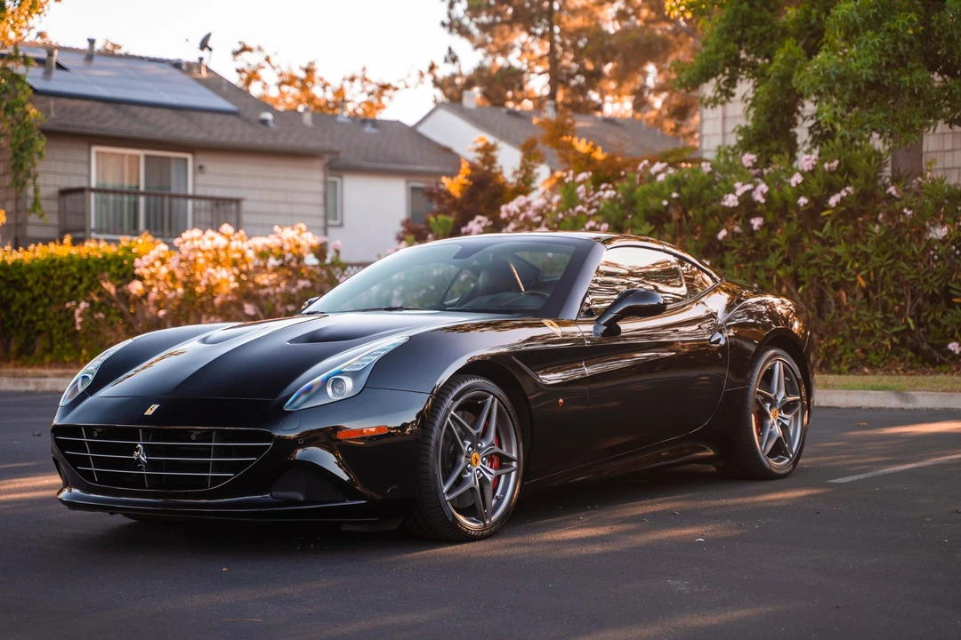 2017 Ferrari California T - Image 6 of 31