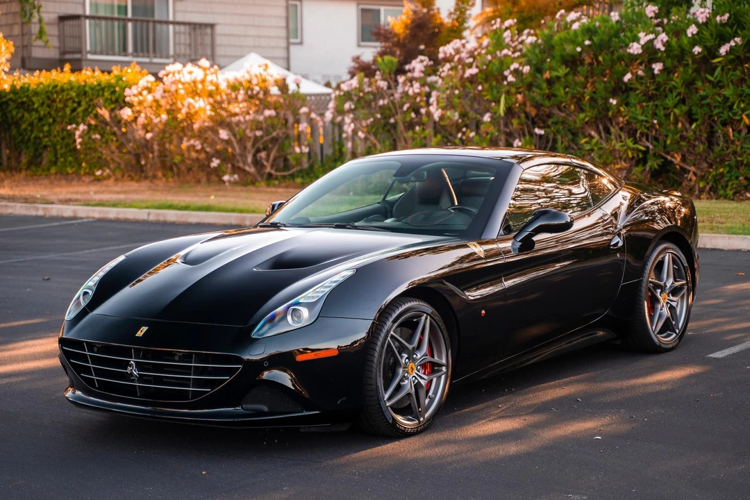 2017 Ferrari California T - Image 7 of 31