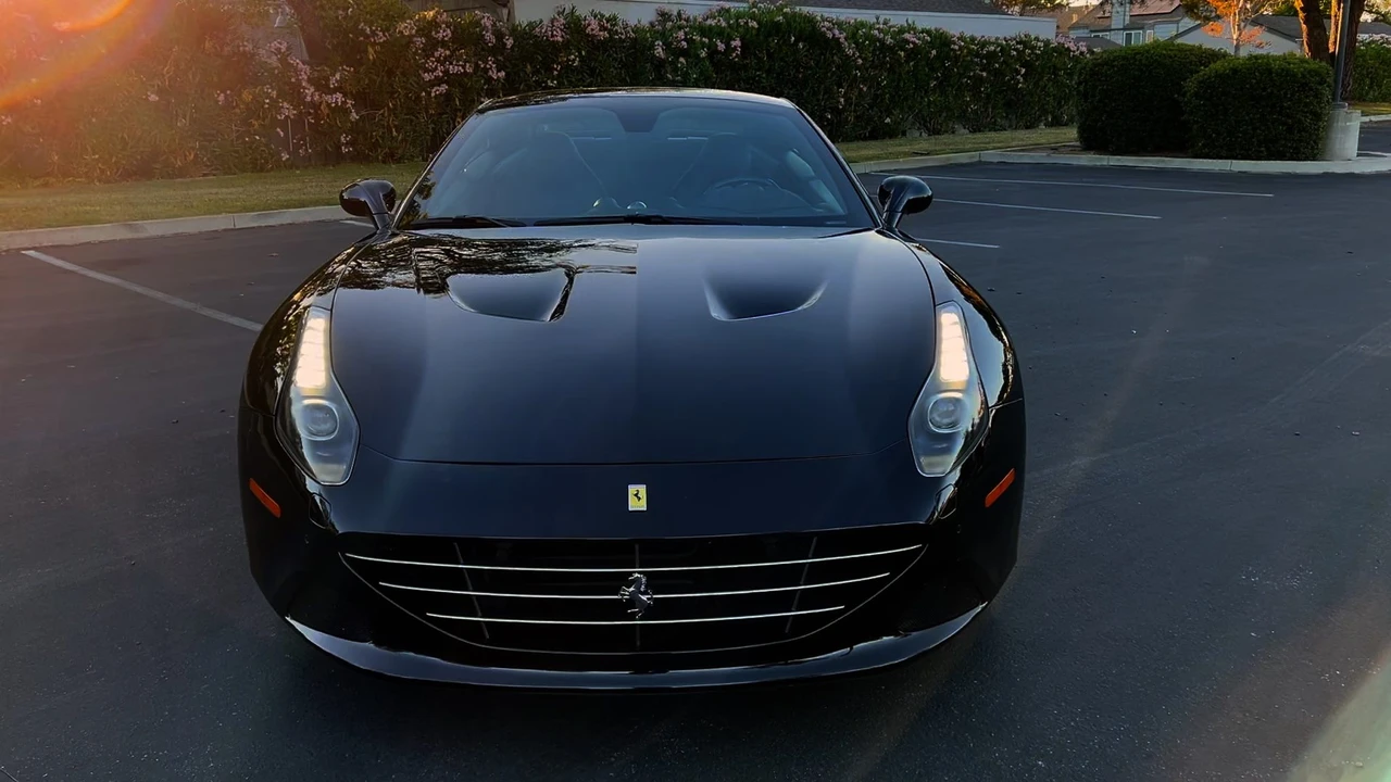 2017 Ferrari California T - Image 17 of 31