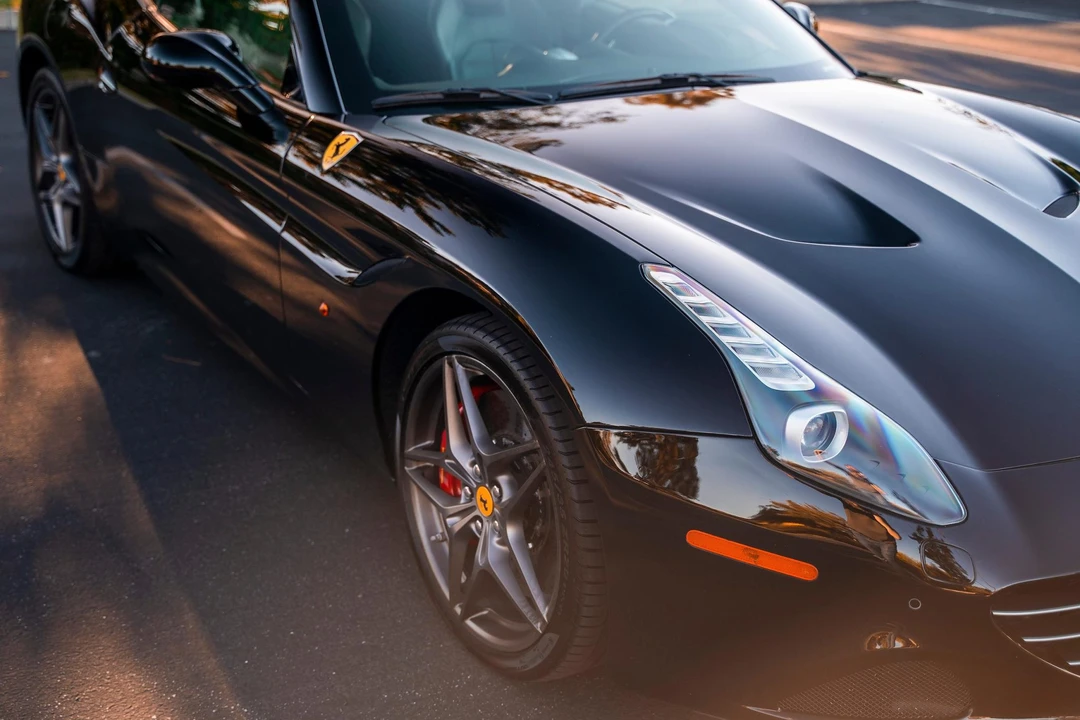 2017 Ferrari California T - Image 25 of 31