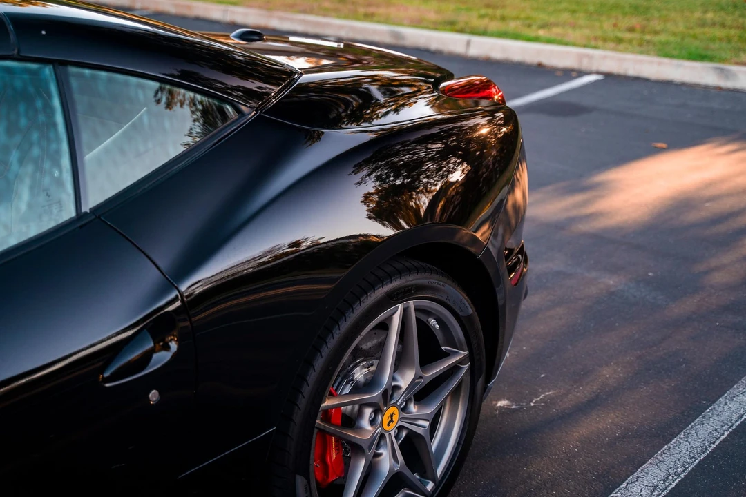 2017 Ferrari California T - Image 30 of 31