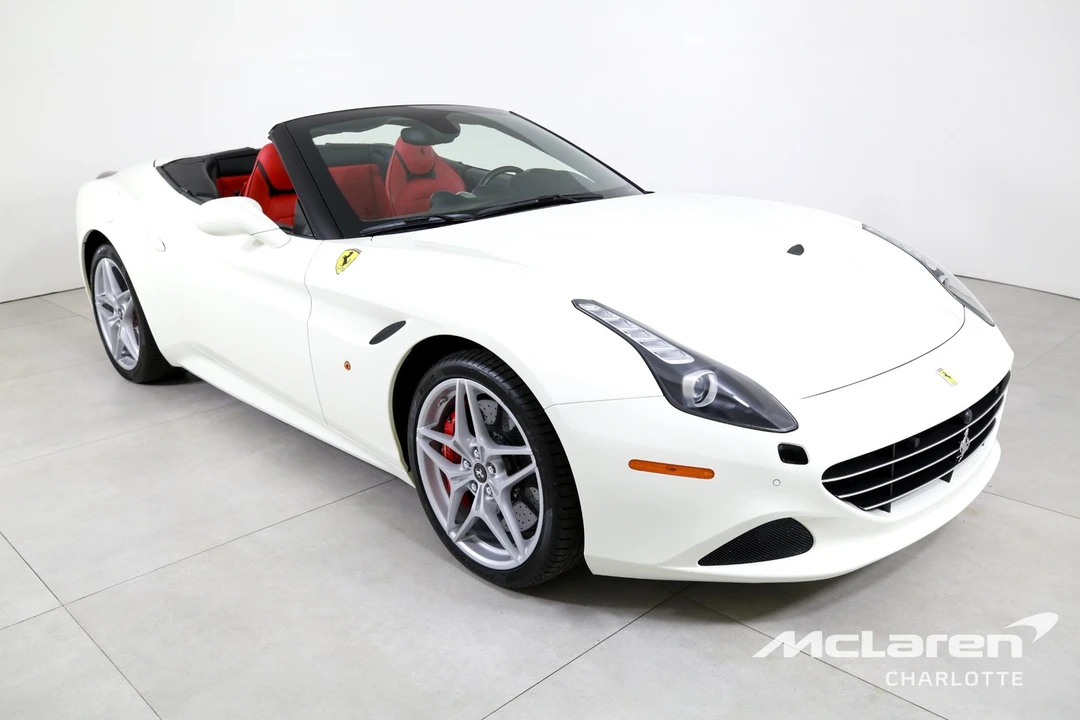 2017 Ferrari California T - Image 4 of 31