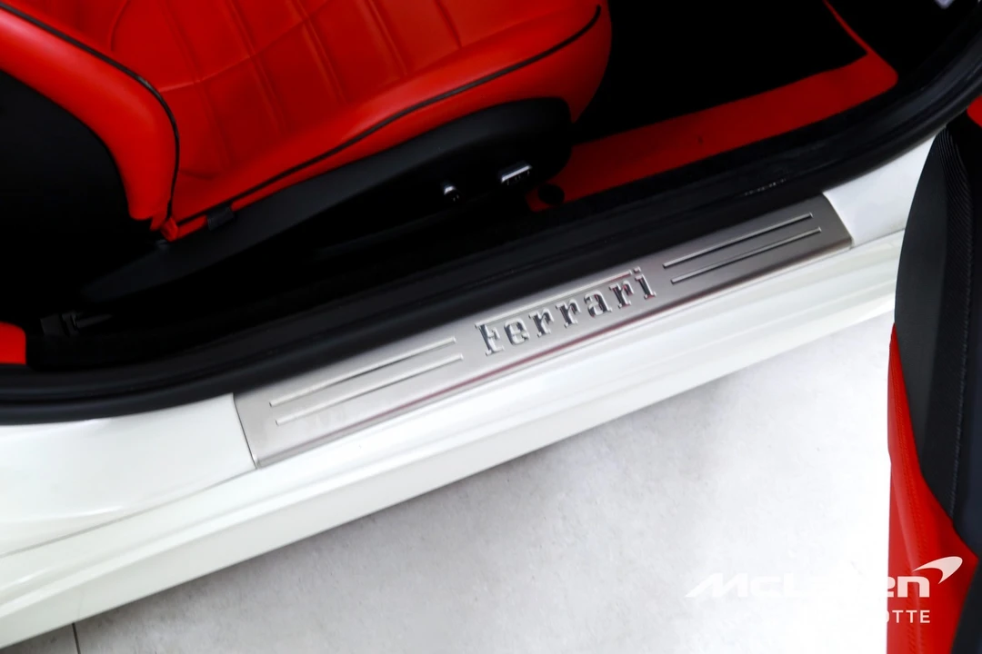2017 Ferrari California T - Image 25 of 31