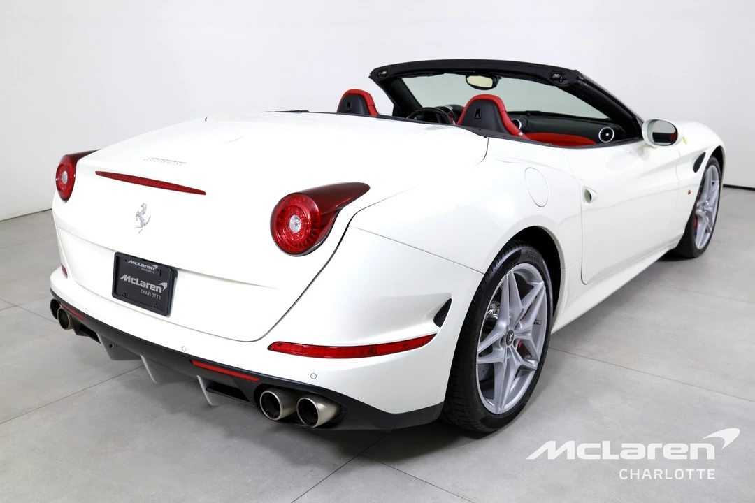 2017 Ferrari California T - Image 9 of 31
