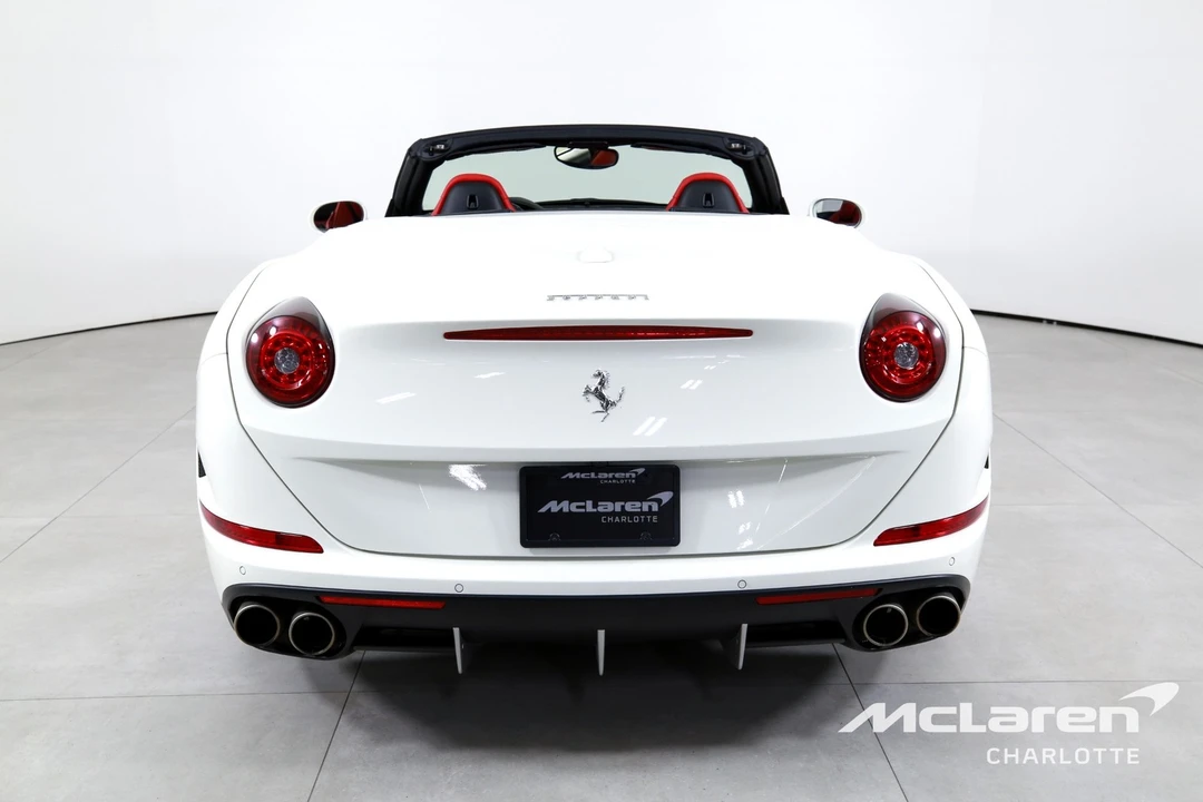 2017 Ferrari California T - Image 8 of 31