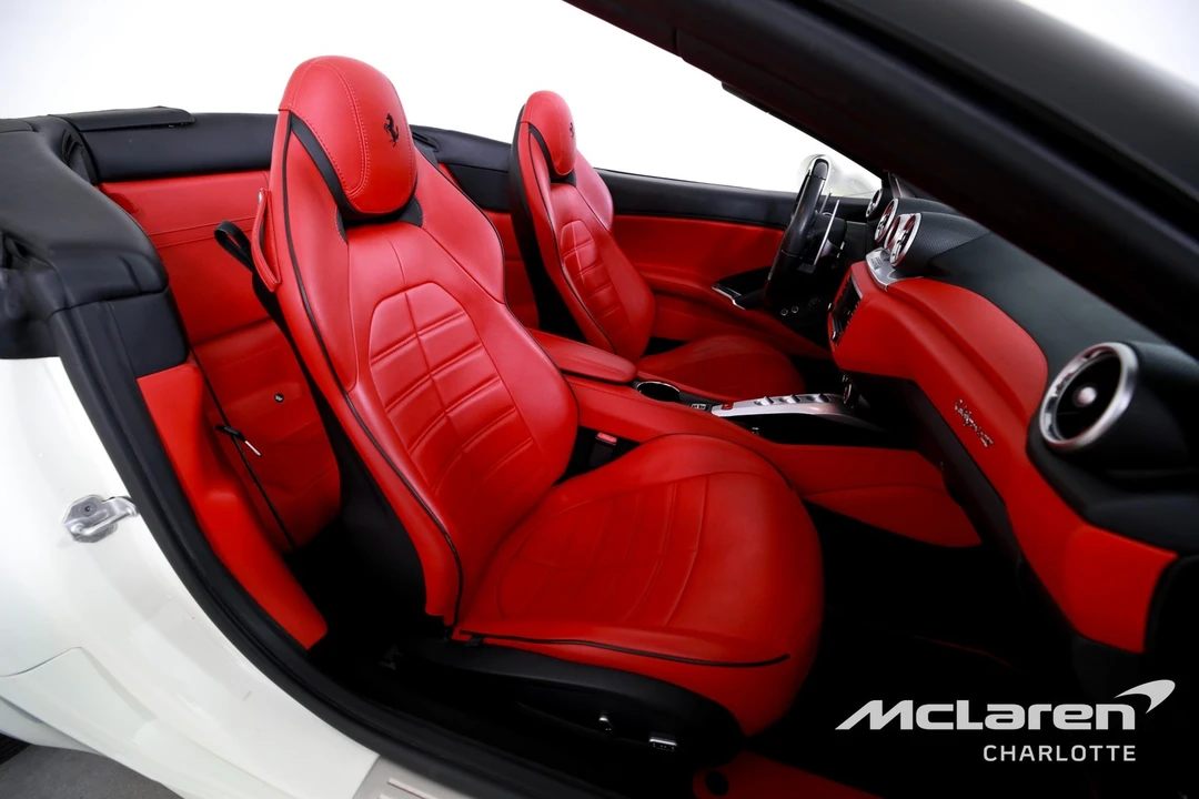 2017 Ferrari California T - Image 21 of 31