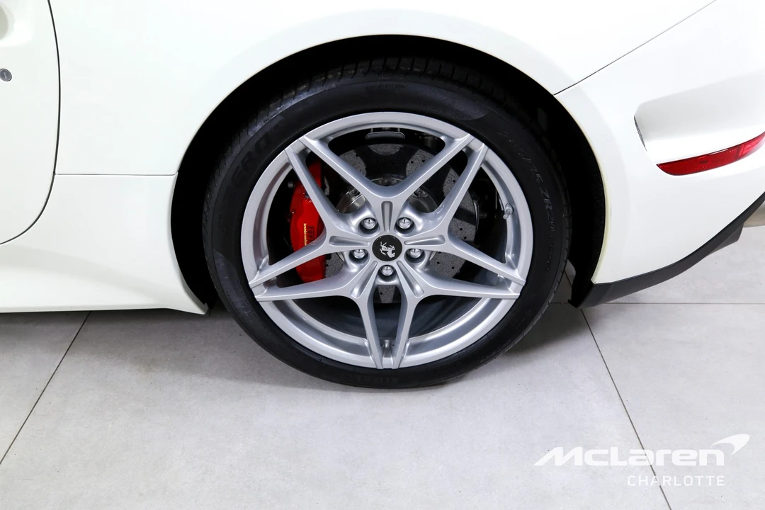 2017 Ferrari California T - Image 30 of 31