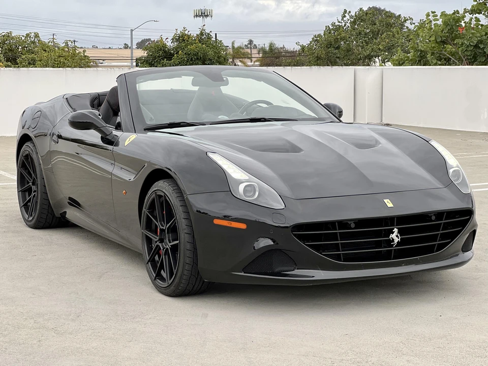 2017 Ferrari California T - Image 18 of 31