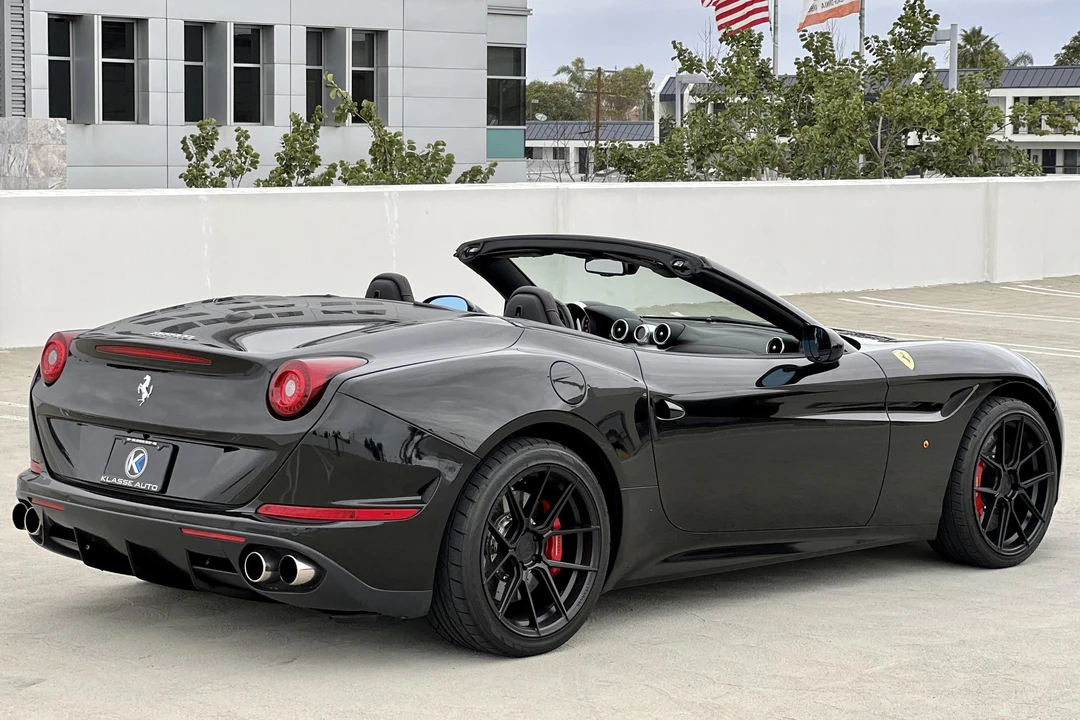 2017 Ferrari California T - Image 4 of 31